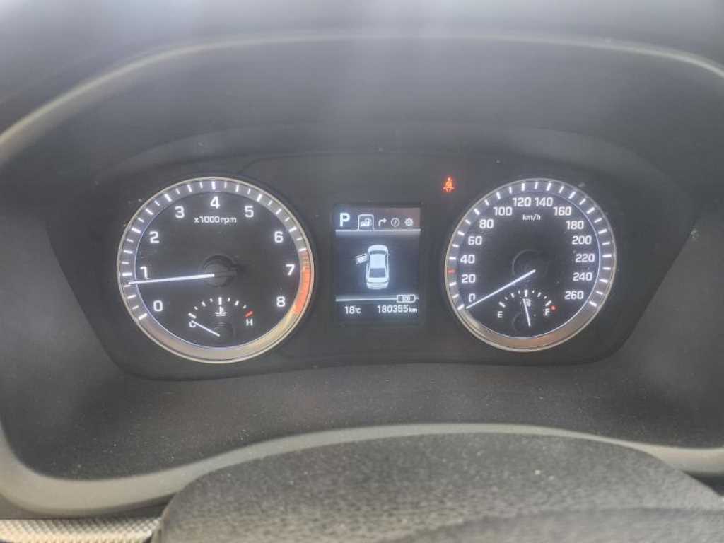 HYUNDAI Sonata - Vista 3