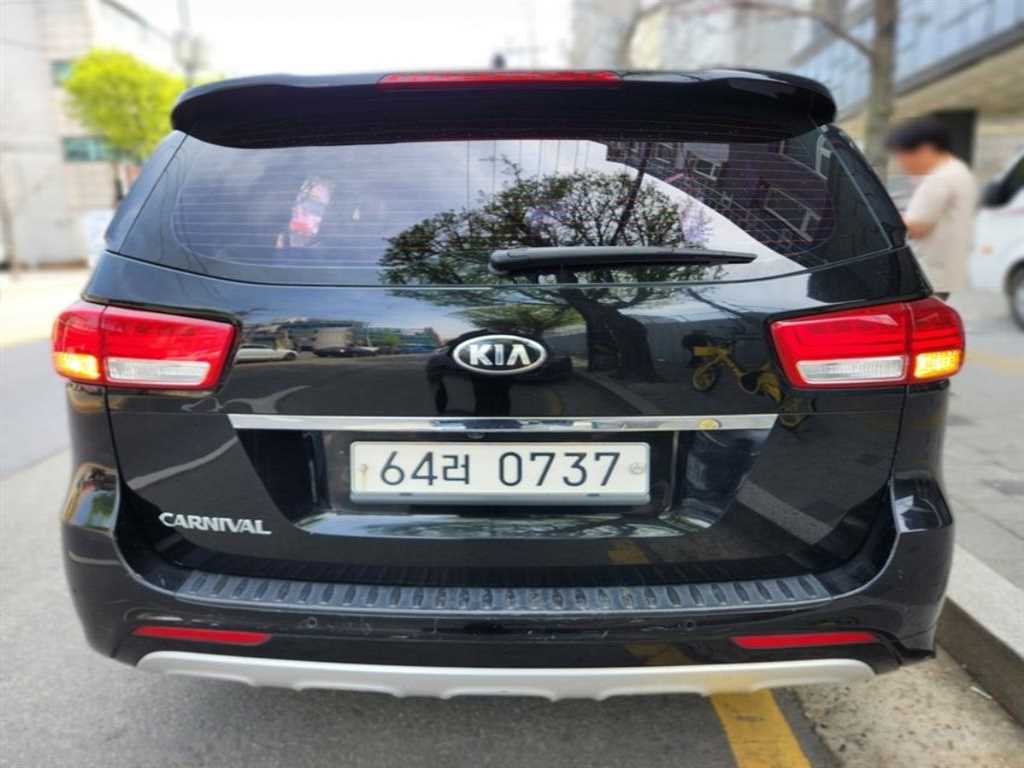 KIA Carnival - Vista 4