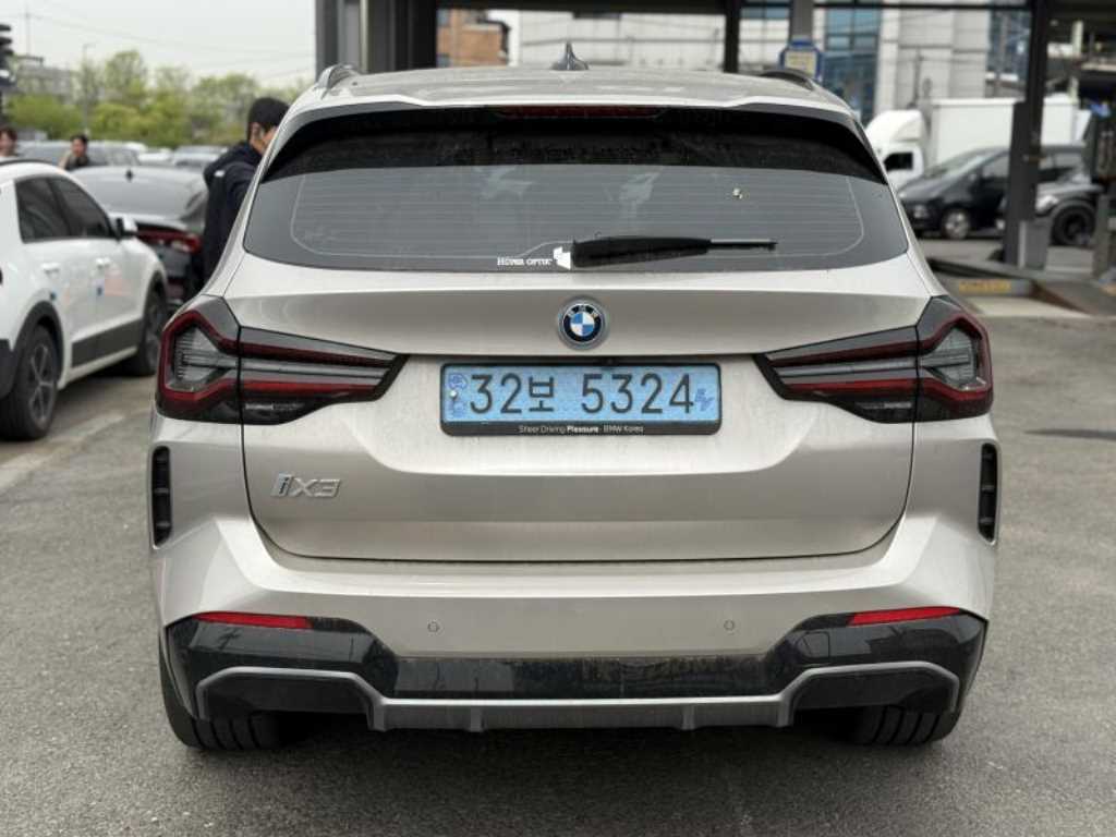BMW iX3 - Vista 4