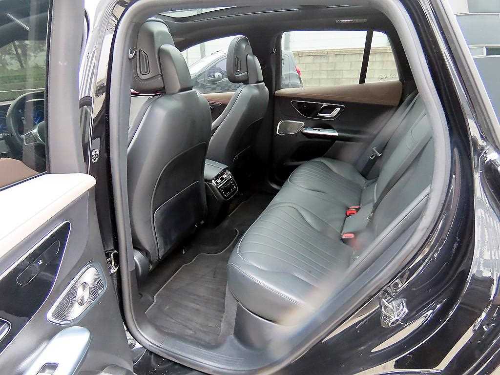 Mercedes Benz EQE - Vista 6