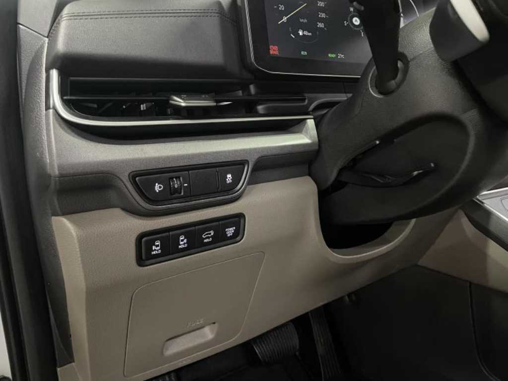 KIA Carnival - Vista 12