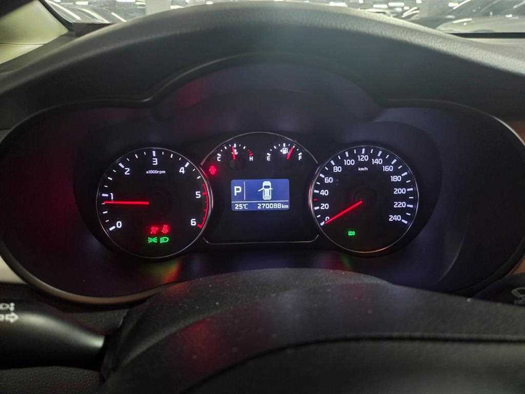 KIA Carens - Vista 9
