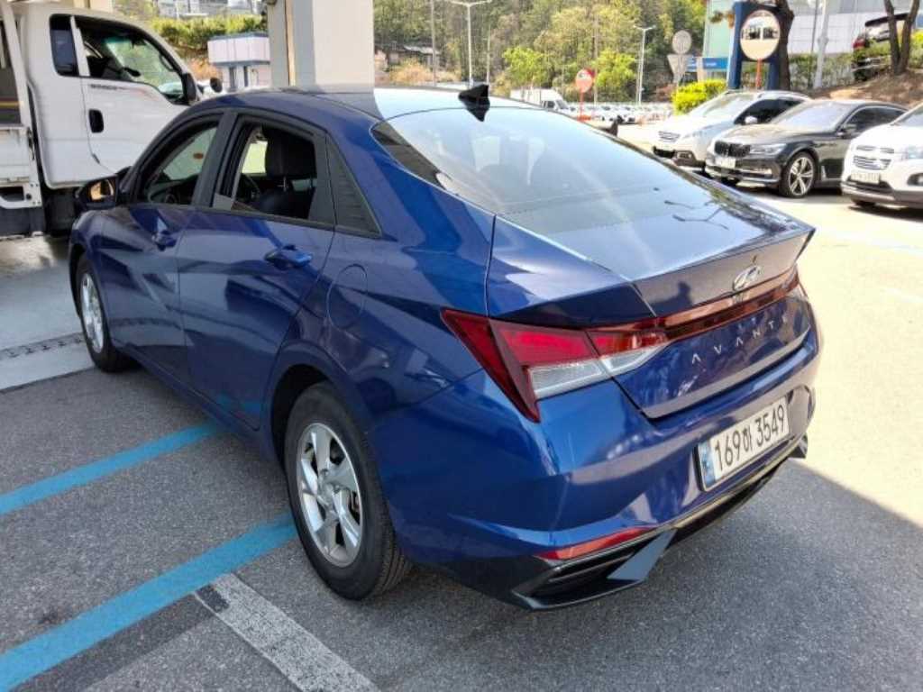 HYUNDAI Avante - Vista 6