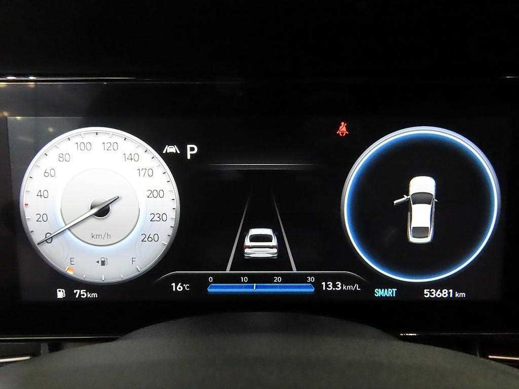 HYUNDAI Avante - Vista 9