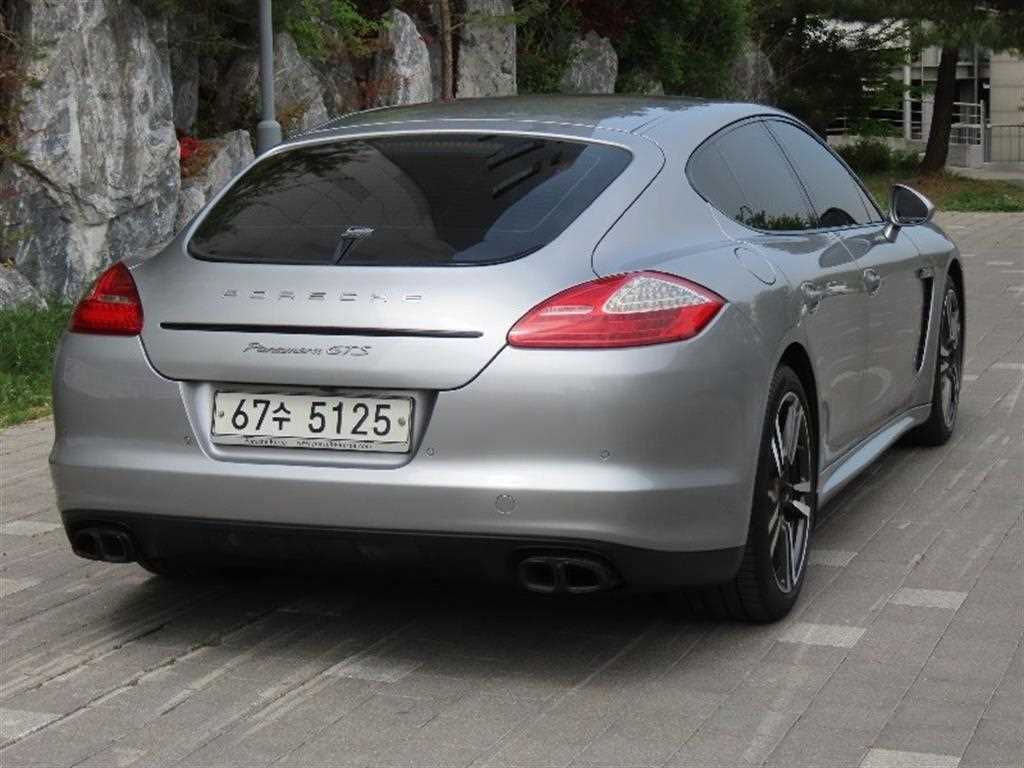 Porsche Panamera - Vista 3