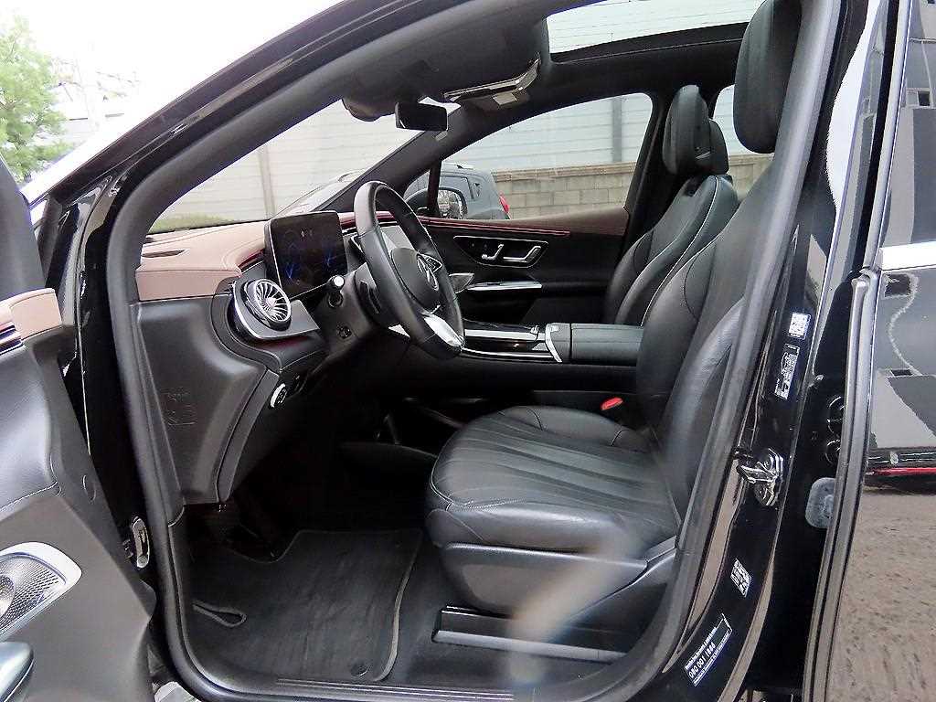 Mercedes Benz EQE - Vista 5