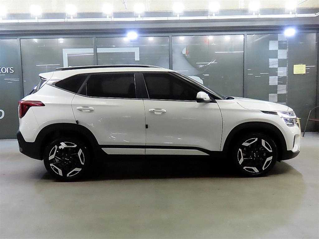 KIA Seltos - Vista 3