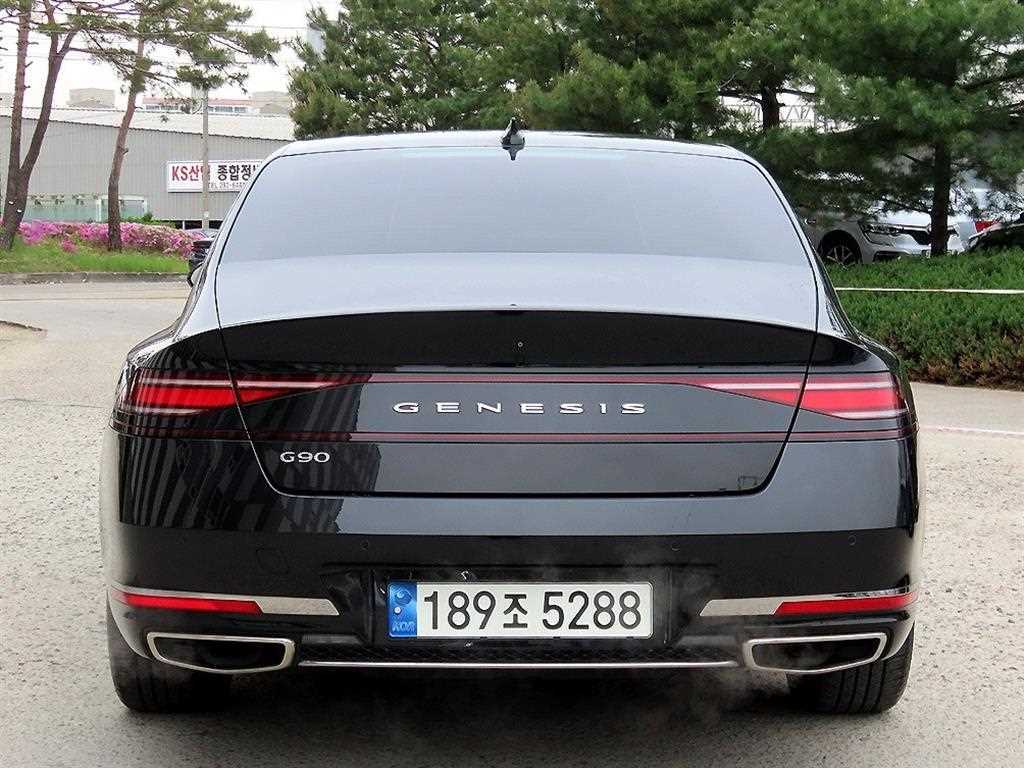 Genesis G90 - Vista 4