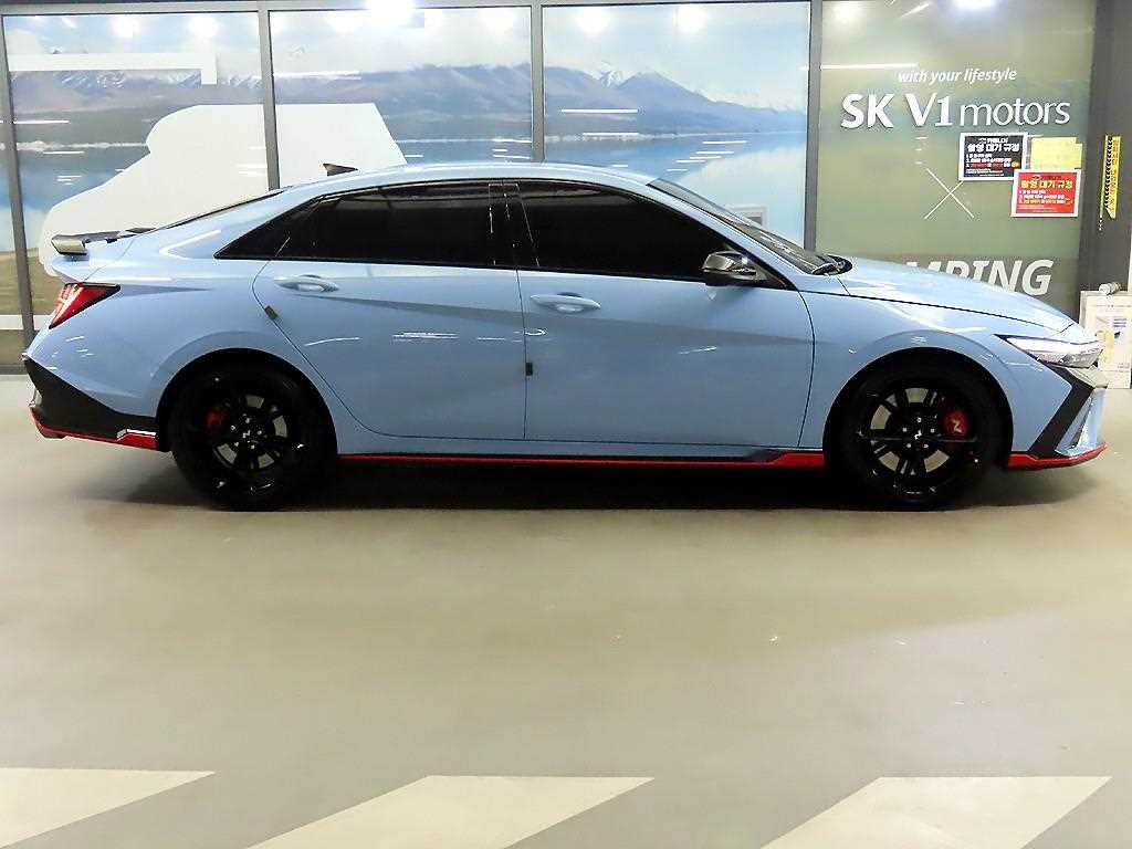 HYUNDAI Avante - Vista 3