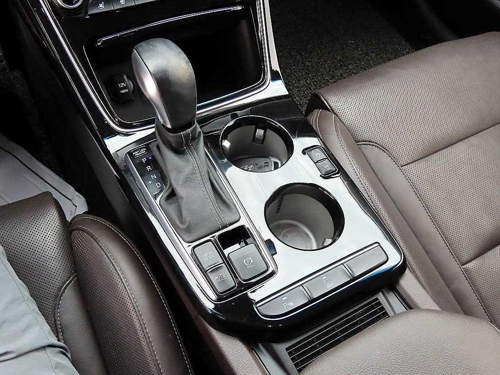 HYUNDAI Grandeur - Vista 11