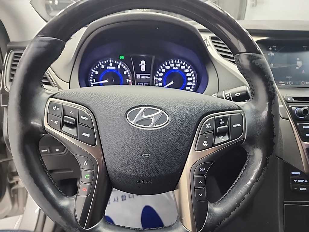 HYUNDAI Grandeur - Vista 9