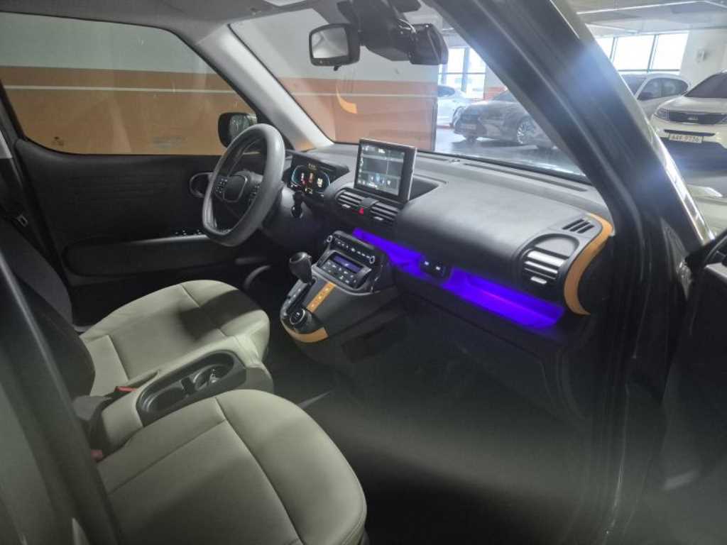 HYUNDAI Casper - Vista 9