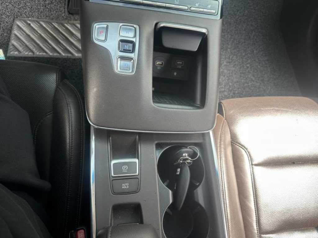 HYUNDAI Grandeur - Vista 11