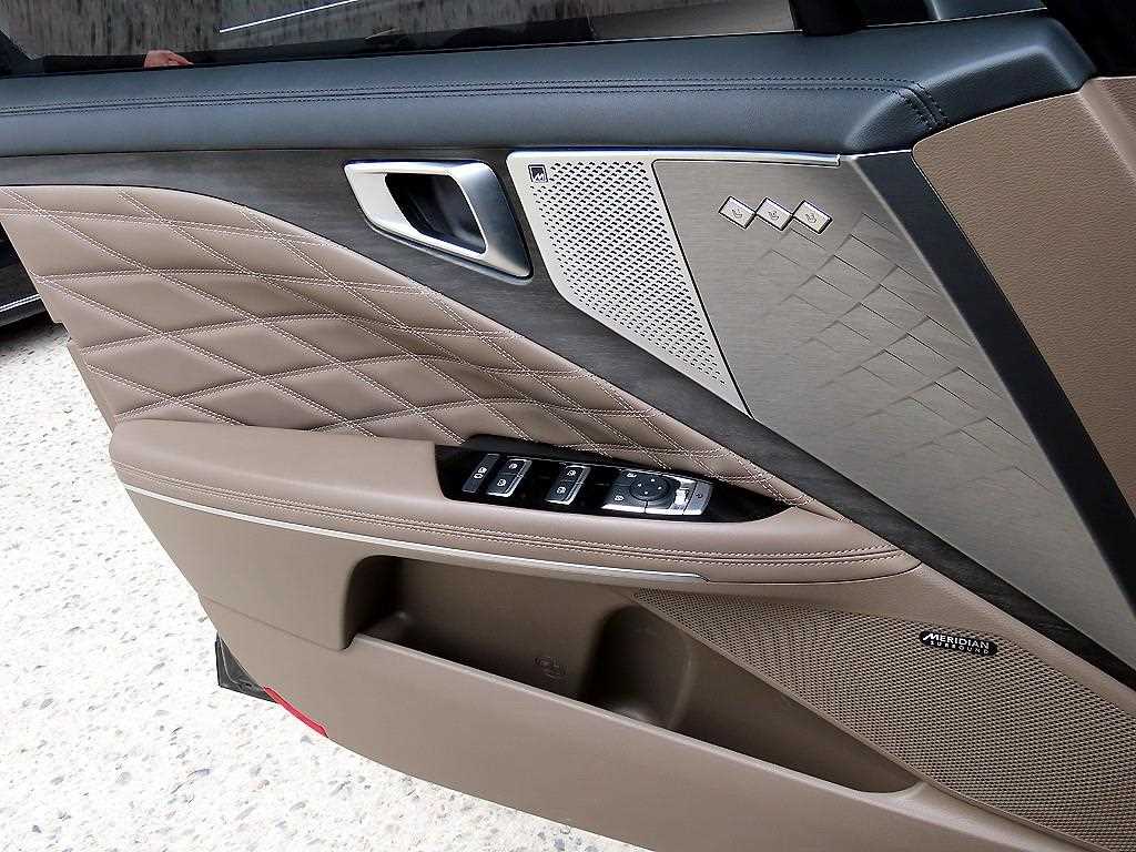 KIA K8 - Vista 12