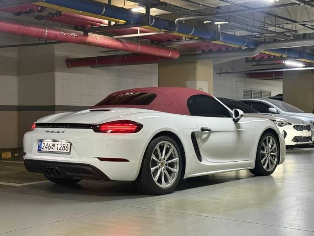 Porsche 718 - Vista 4