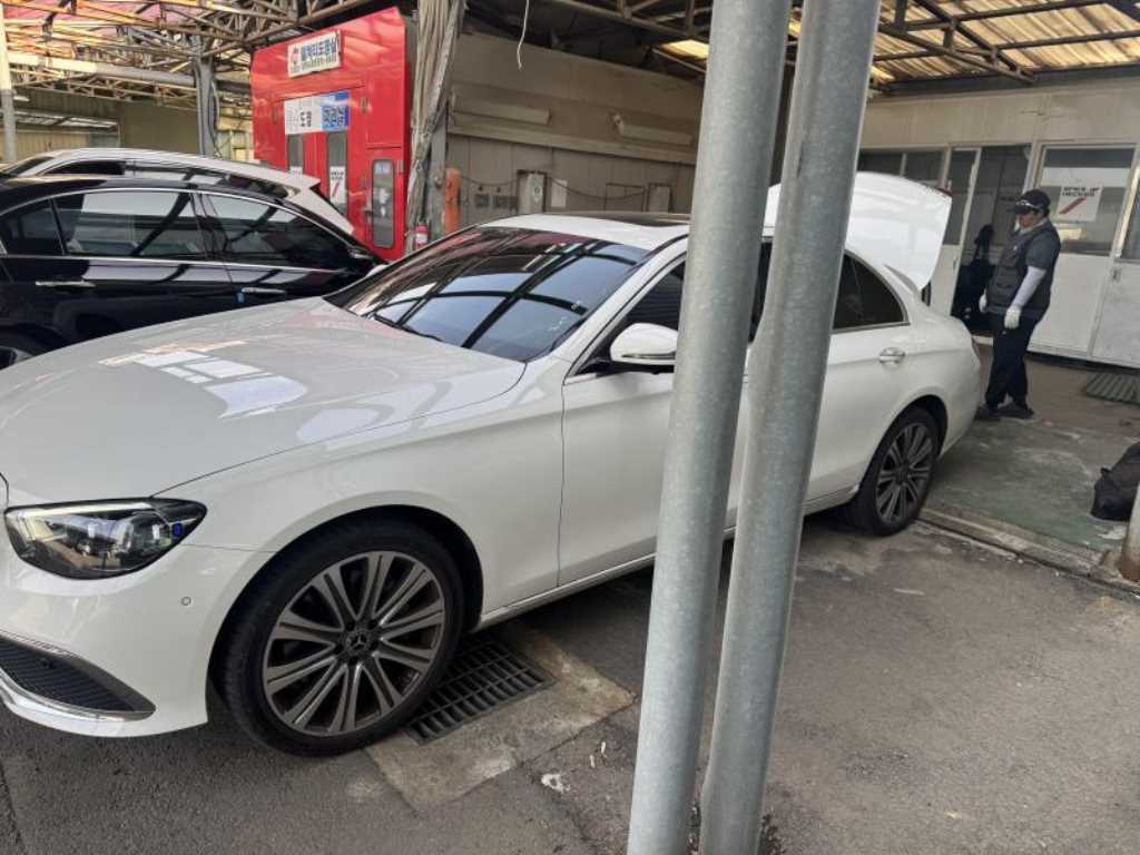 Mercedes Benz E class - Vista 2