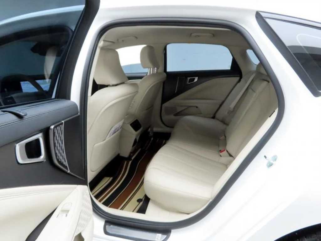 KIA K8 - Vista 12
