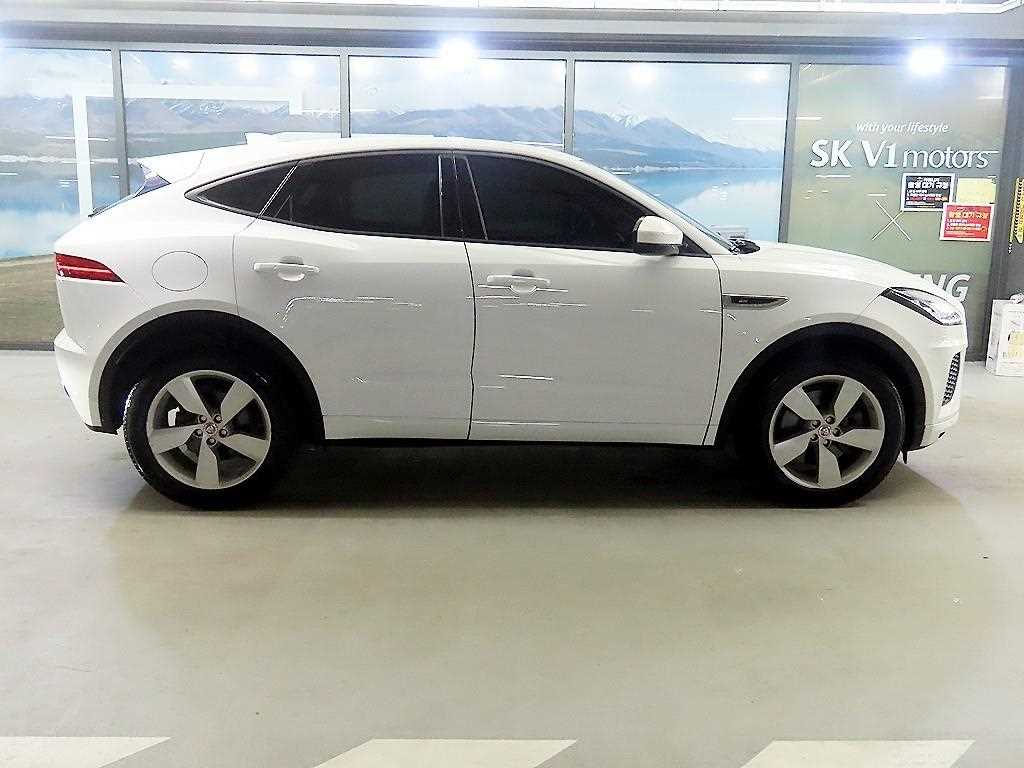Jaguar E-PACE - Vista 3