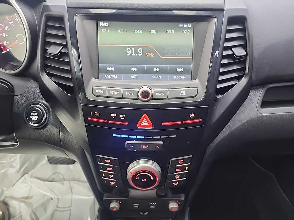 Ssangyong Tivoli - Vista 10