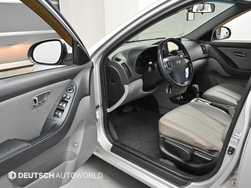 HYUNDAI Avante - Vista 11