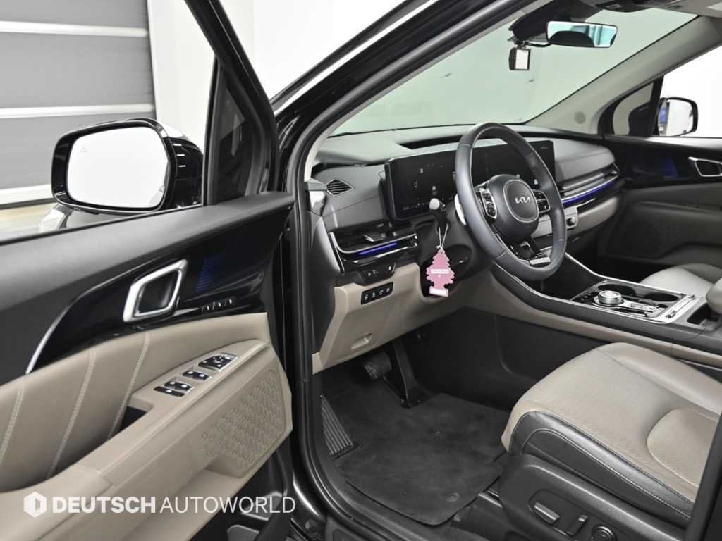 KIA Carnival - Vista 11