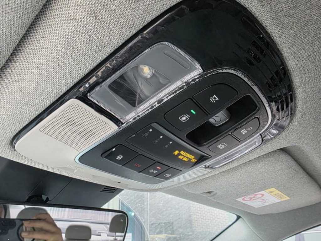 HYUNDAI Sonata - Vista 11