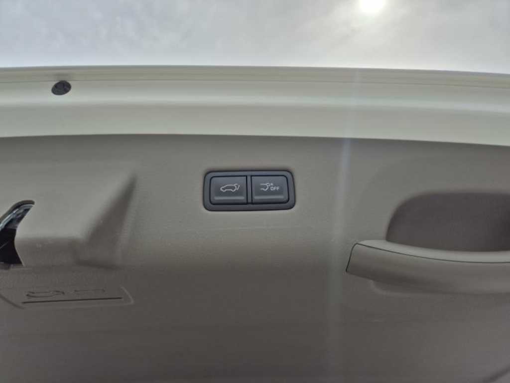 KIA Carnival - Vista 6