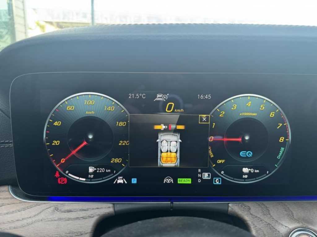 Mercedes Benz E class - Vista 4