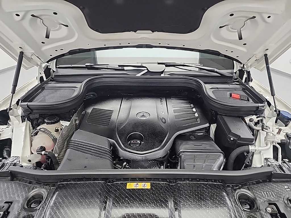 Mercedes Benz GLE Class - Vista 5