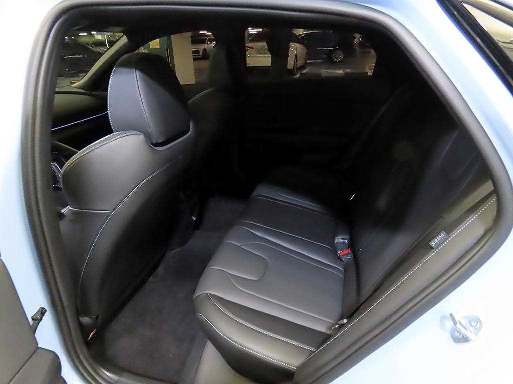 HYUNDAI Avante - Vista 7