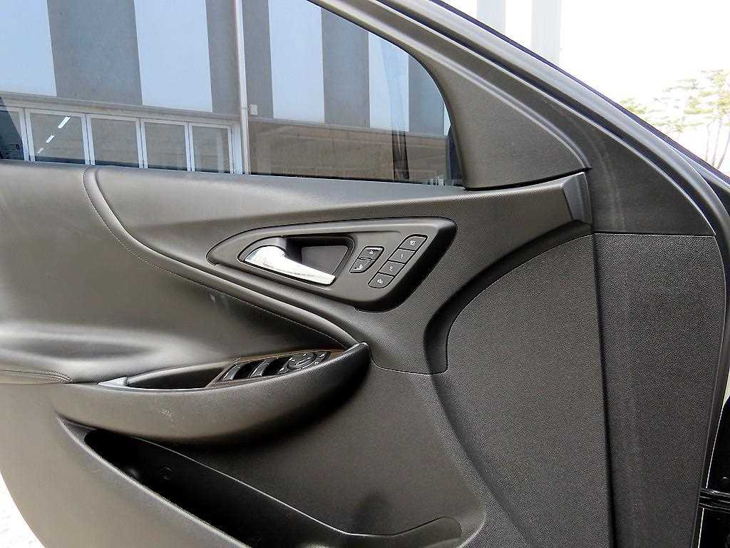 Chevrolet Malibu - Vista 11