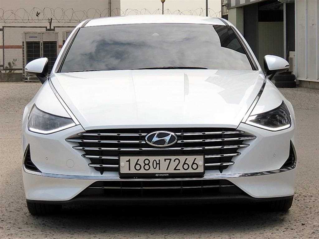 HYUNDAI Sonata - Vista 2