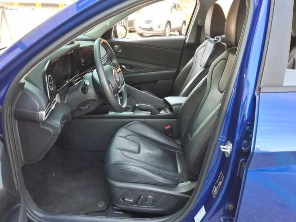 HYUNDAI Avante - Vista 9