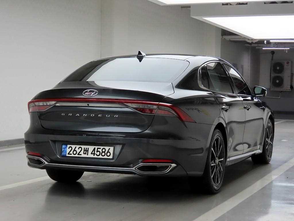 HYUNDAI Grandeur - Vista 4