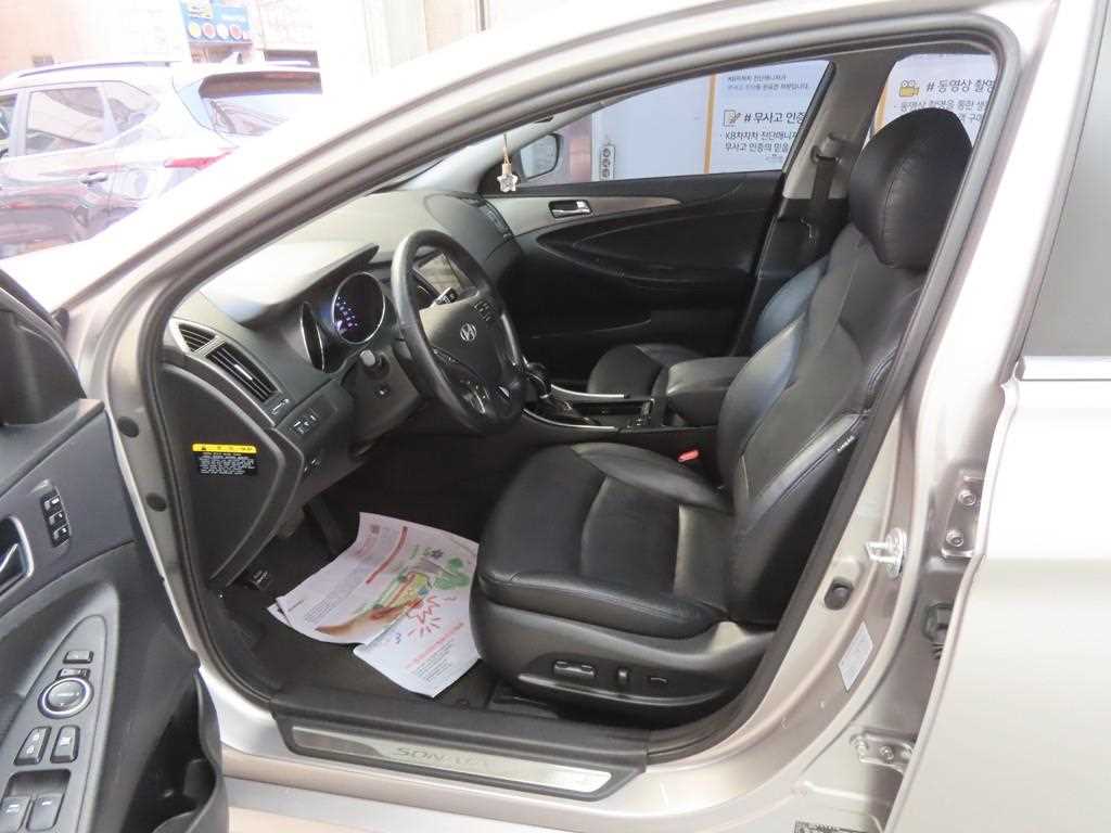 HYUNDAI Sonata - Vista 5