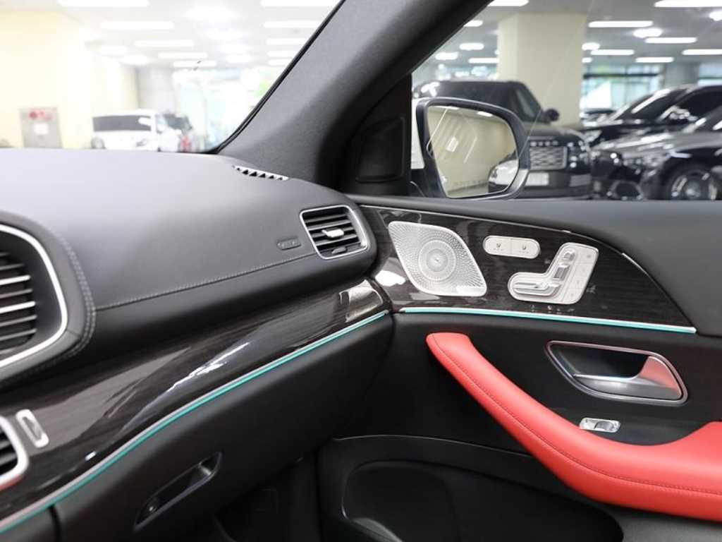 Mercedes Benz GLE Class - Vista 11