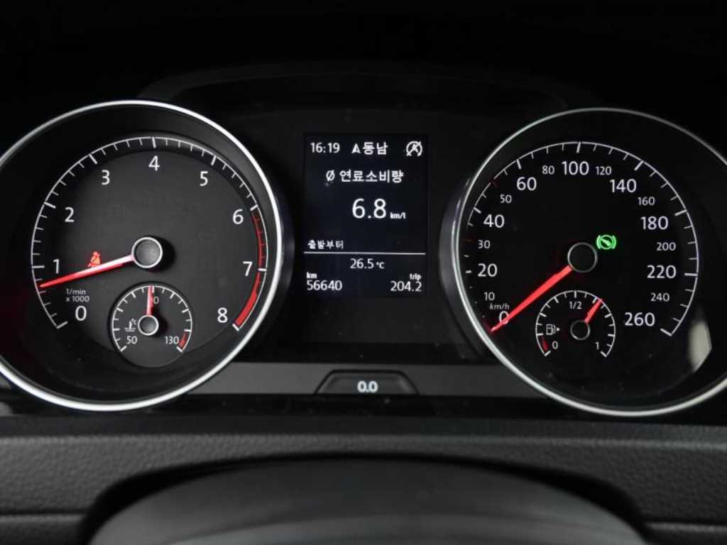 Volkswagen Golf - Vista 8