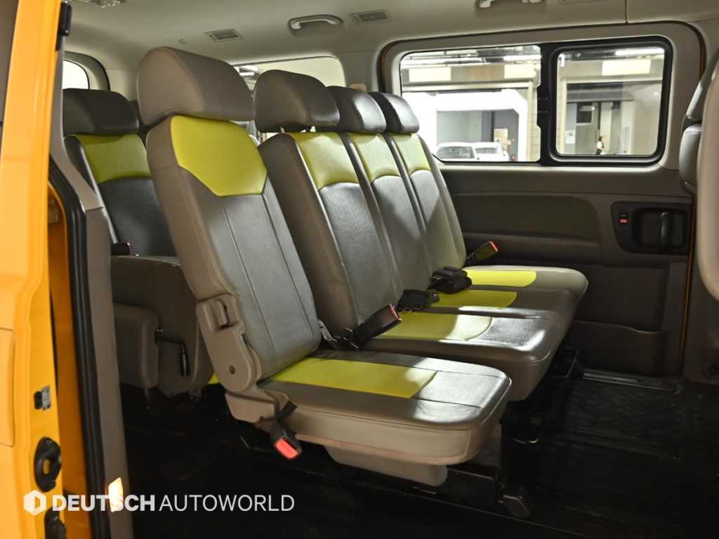HYUNDAI Starex - Vista 12
