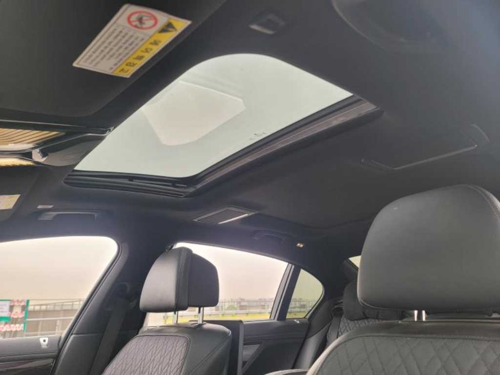 BMW 7 Series - Vista 12