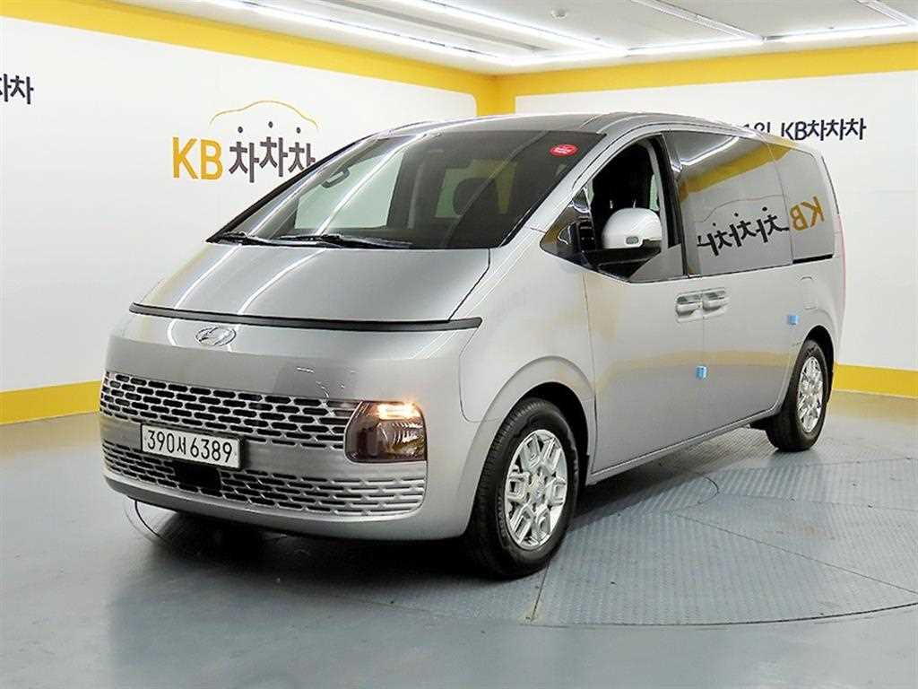 HYUNDAI Staria - Vista 2