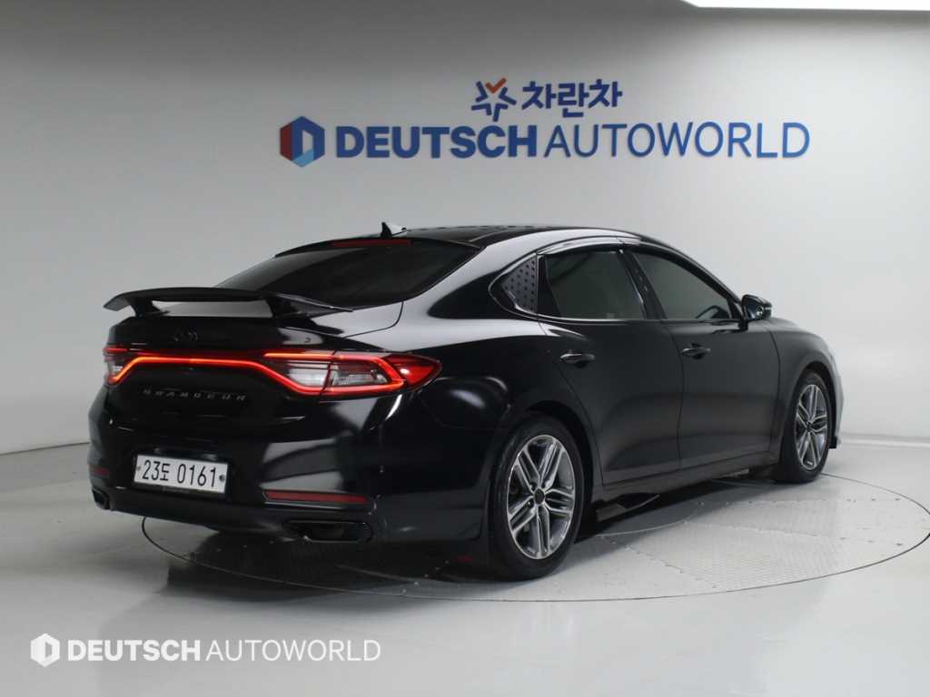 HYUNDAI Grandeur - Vista 2