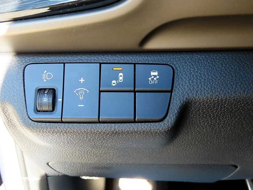 KIA Stonic - Vista 4