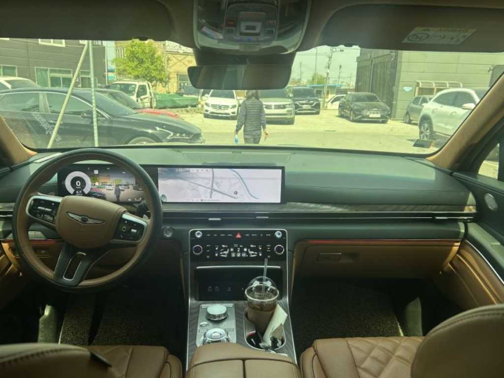 Genesis GV80 - Vista 6