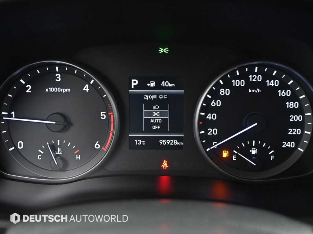 HYUNDAI i30 - Vista 8