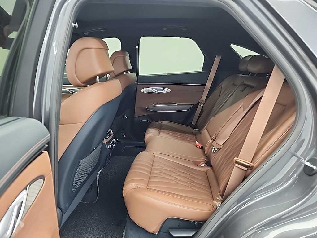 Genesis GV70 - Vista 12