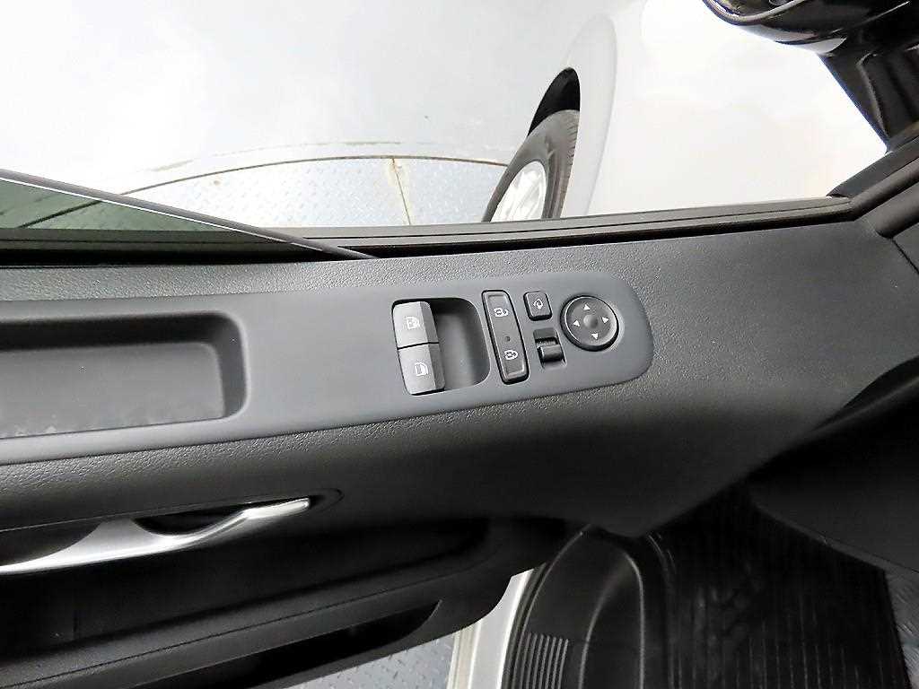 HYUNDAI Staria - Vista 11