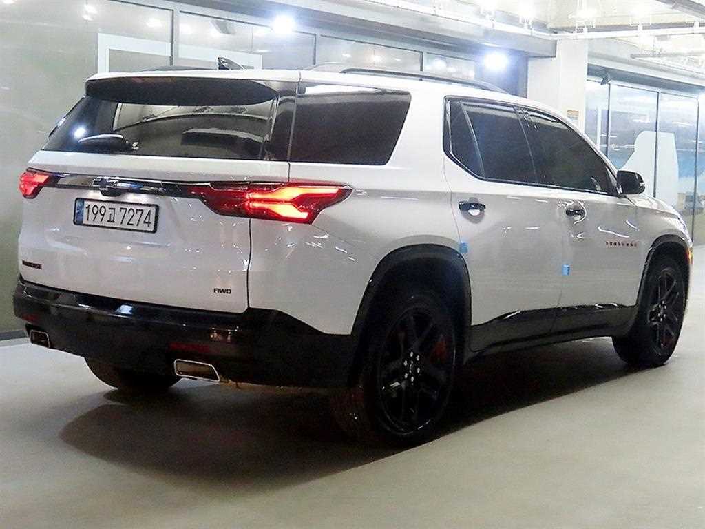 Chevrolet Travers - Vista 4