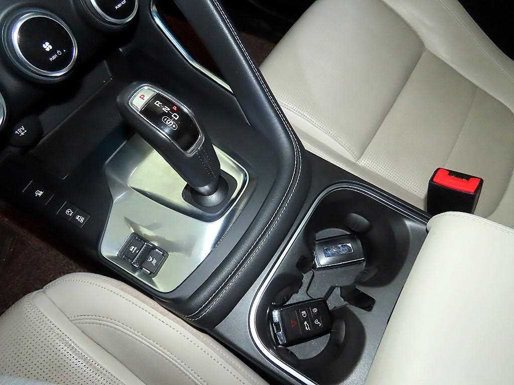 Jaguar E-PACE - Vista 12