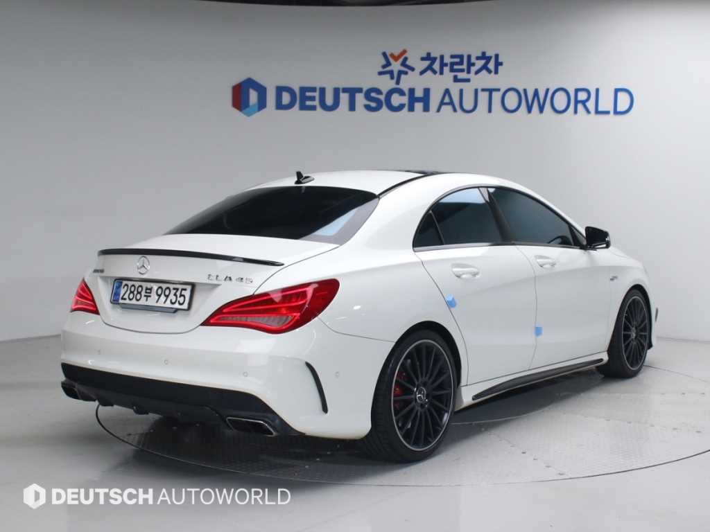 Mercedes Benz CLA Class - Vista 2