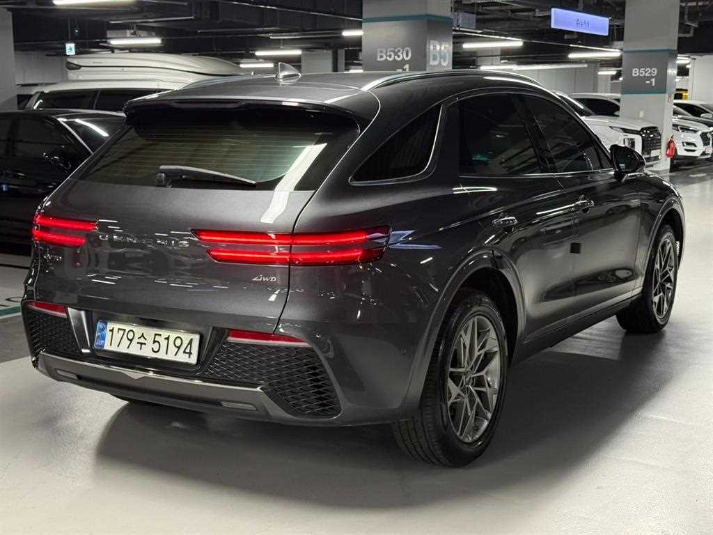 Genesis GV70 - Vista 5